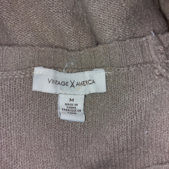 VINTAGE AMERICA LADIES LONG SLEEVE SWEATER- M - Picture 4 of 4